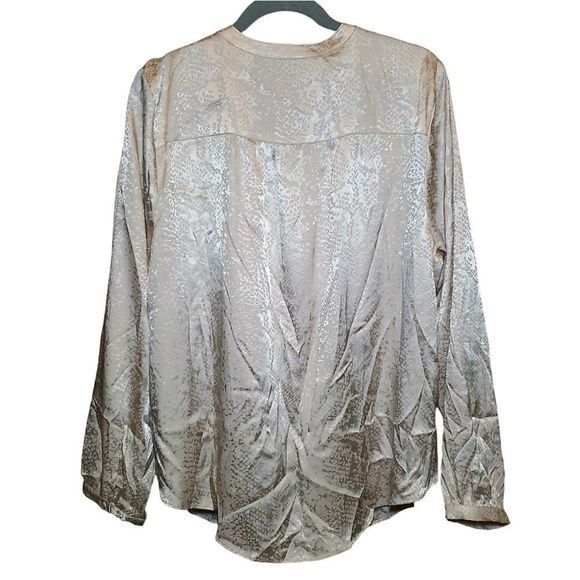 Torrid Women's Off White Blouse Size 1 - Picture 3 of 4